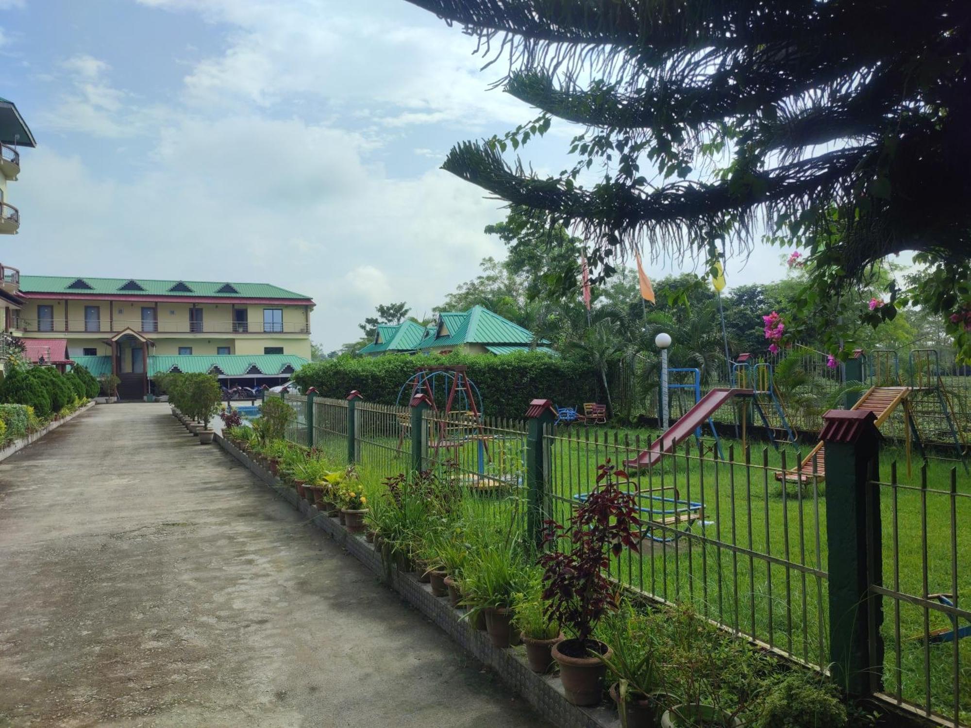 Maa Greenary View - A Holiday Resort Alipur Duar Zewnętrze zdjęcie